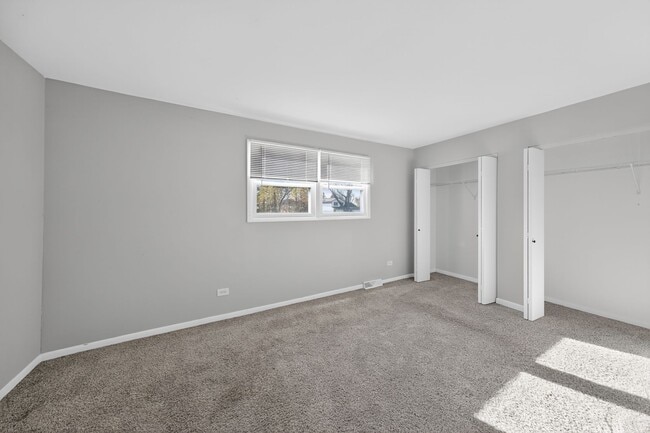 Building Photo - 6113 Spring Ln