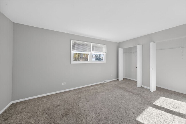 Foto del edificio - 6113 Spring Ln