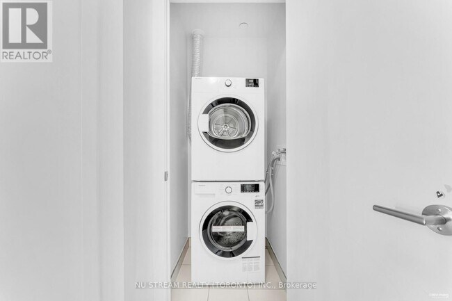 Photo du bâtiment - 1 Kyle Lowry Rd