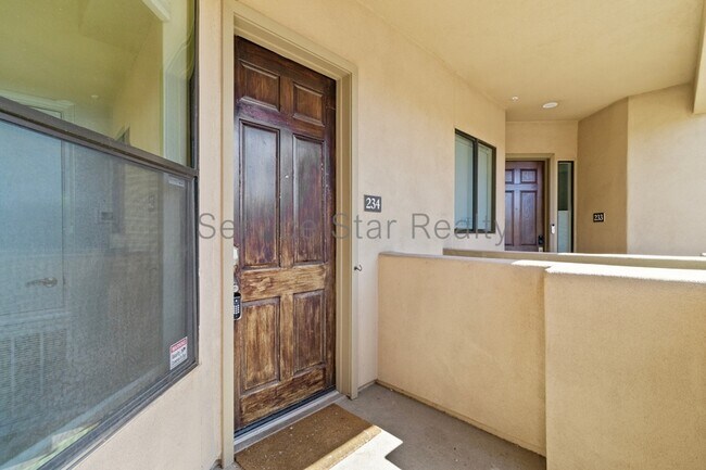 Building Photo - 7027 N Scottsdale Rd