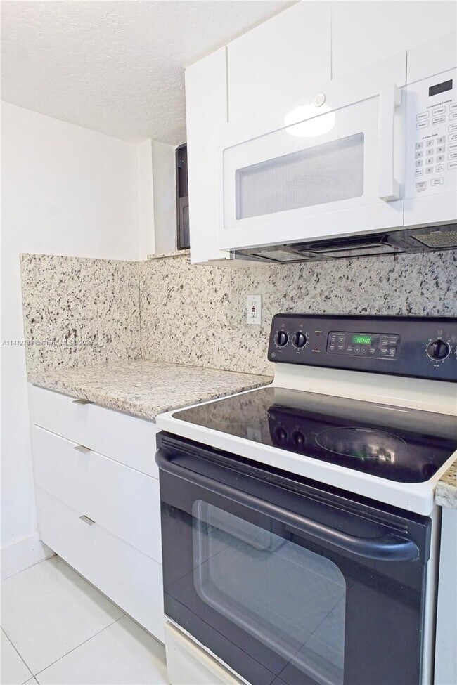 Foto del edificio - 4271 NW 11th St