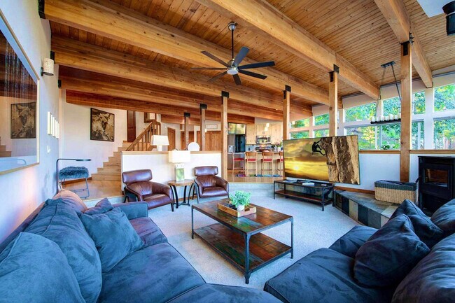 Foto del edificio - 1396 Forest Hills Dr