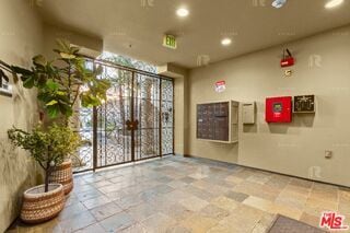 Building Photo - 12104 Hoffman St