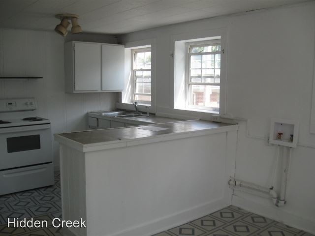 Building Photo - 229 W King St