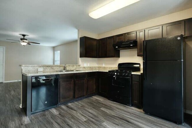 Foto del edificio - 244 Langely