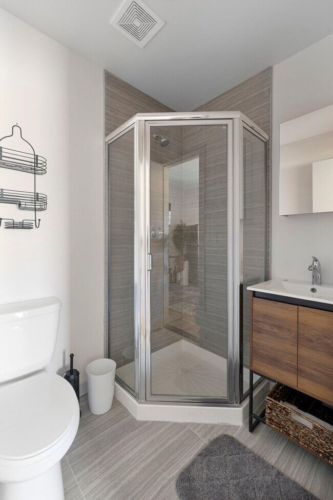 Foto del edificio - 138 Wickham Ave