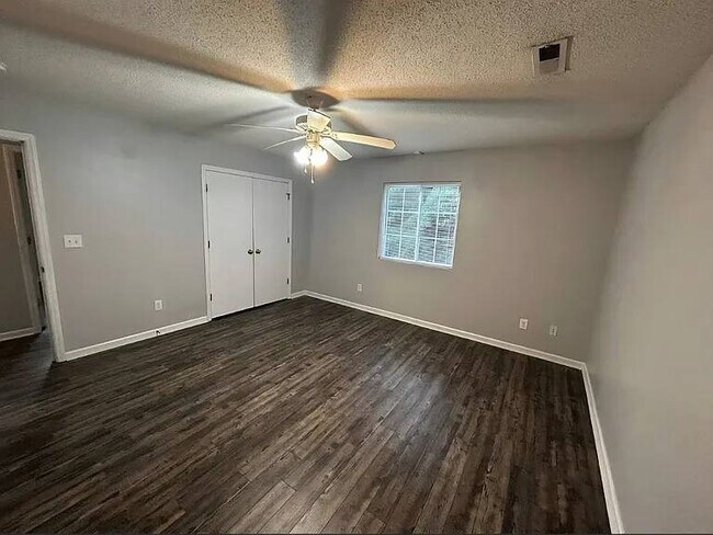 Foto del edificio - 3216 Bowers Ave