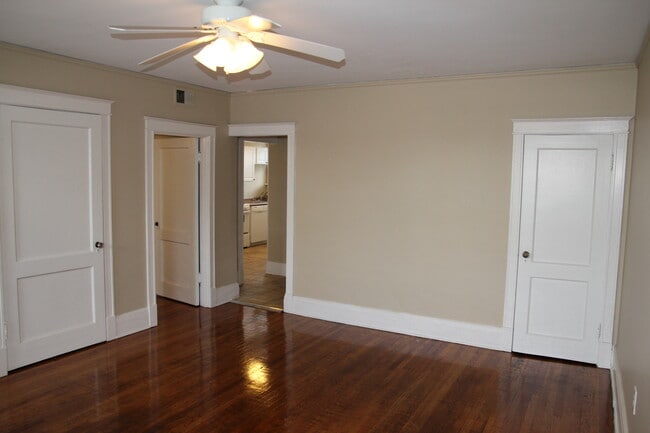 Building Photo - 554 Limit Ave
