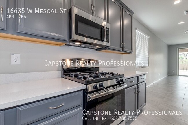 Building Photo - GORGEOUS 4 Bedroom 2 Bath home In Sycamore...