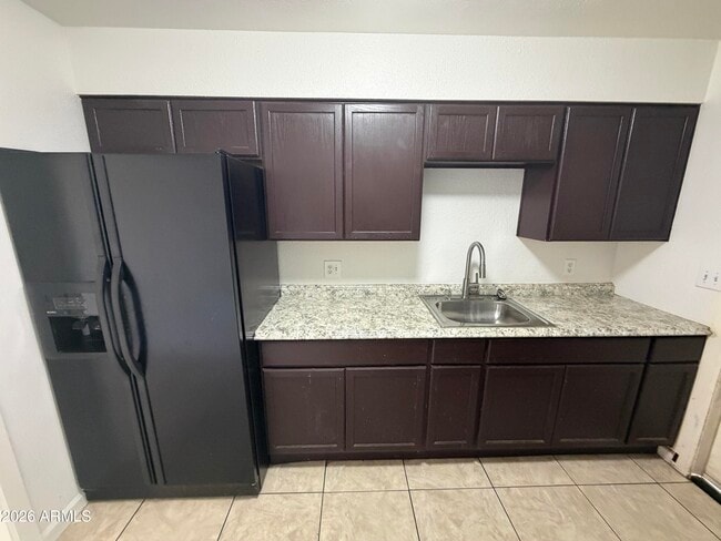 Foto del edificio - 625 E Broadway Rd