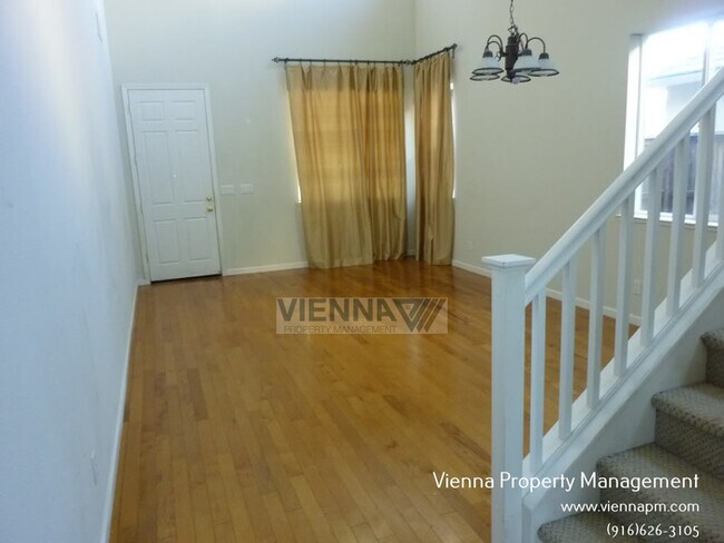 Building Photo - Beautiful Home in West Sacramento!