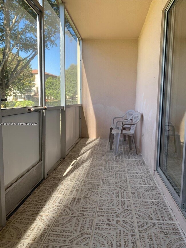 Foto del edificio - 300 SW 134th Way