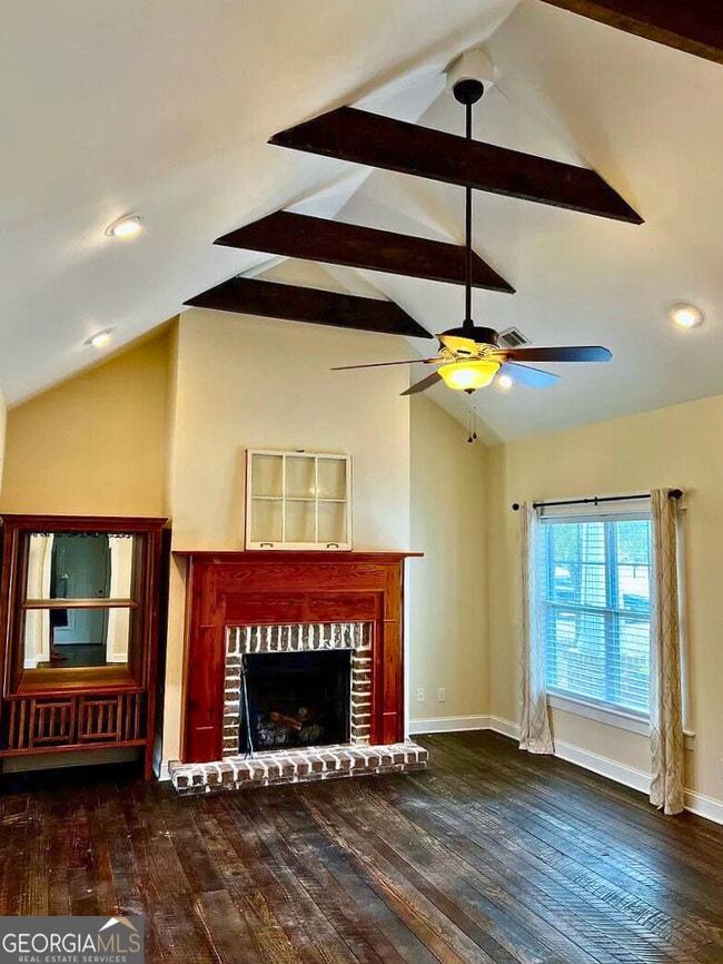 Building Photo - 102 Settlers Hammock Way