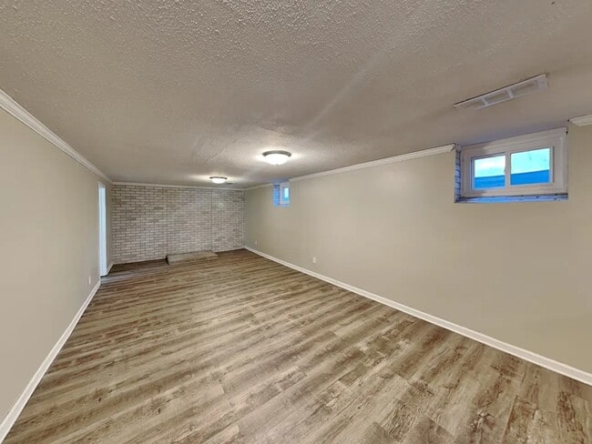 Building Photo - 1719 W 85th St