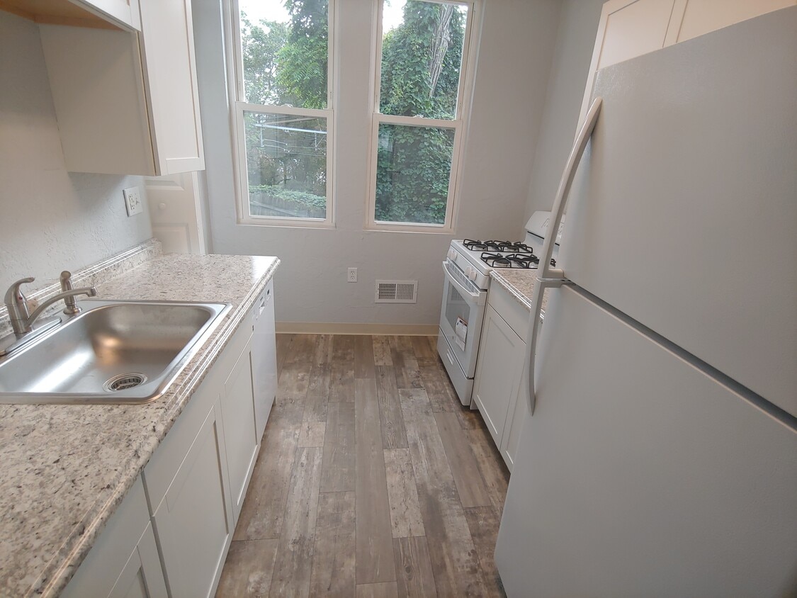 14671 Dormont Ave, Pittsburgh, PA 15216 Townhome Rentals in