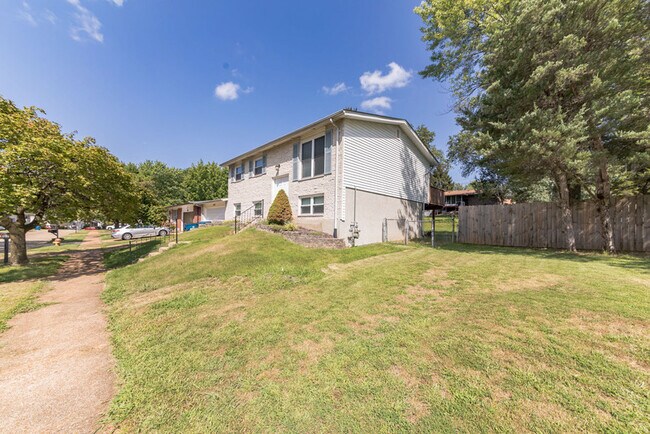 Building Photo - 4409 Tarlton Dr