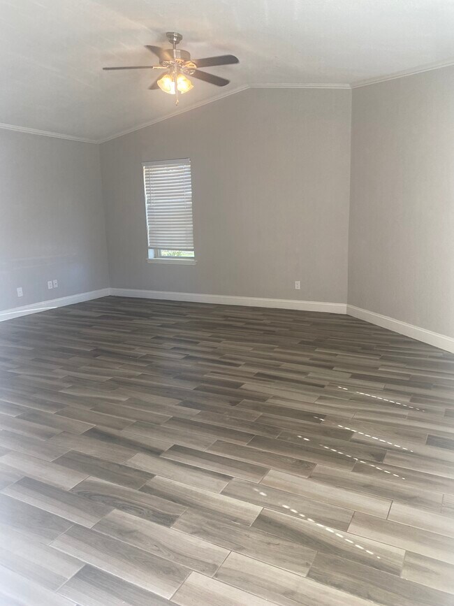Foto del edificio - 828 Hardy Springs Cir