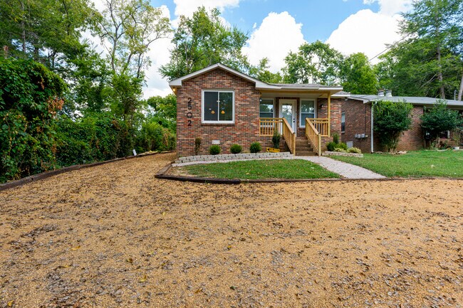 Building Photo - 2502 Sharondale Dr