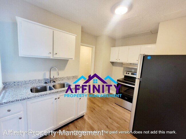 Foto del edificio - 4 br, 1 bath House - 134 Munson Dr.