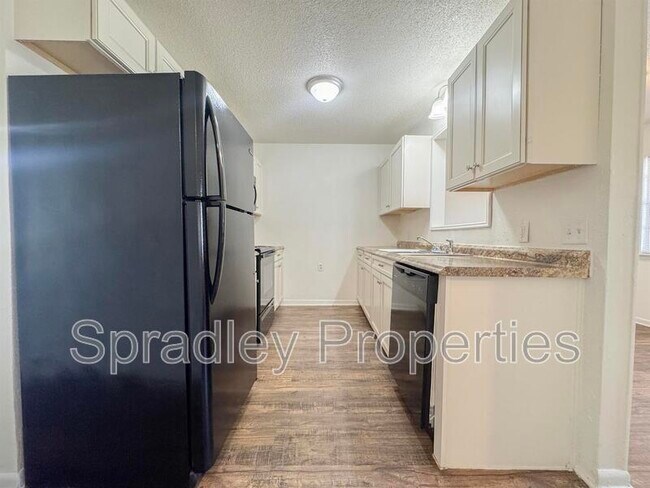 Foto del edificio - 2808 Eagle Rd