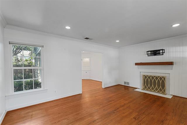Foto del edificio - 6421 Kenwood Ave