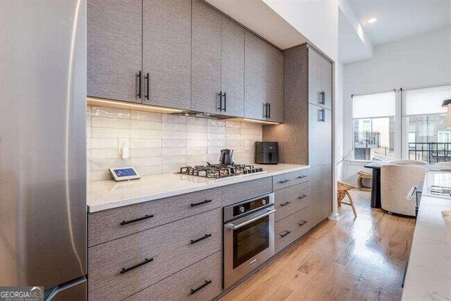 Building Photo - 2162 Bristol Cv