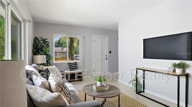 Foto del edificio - 325 42nd Ave N