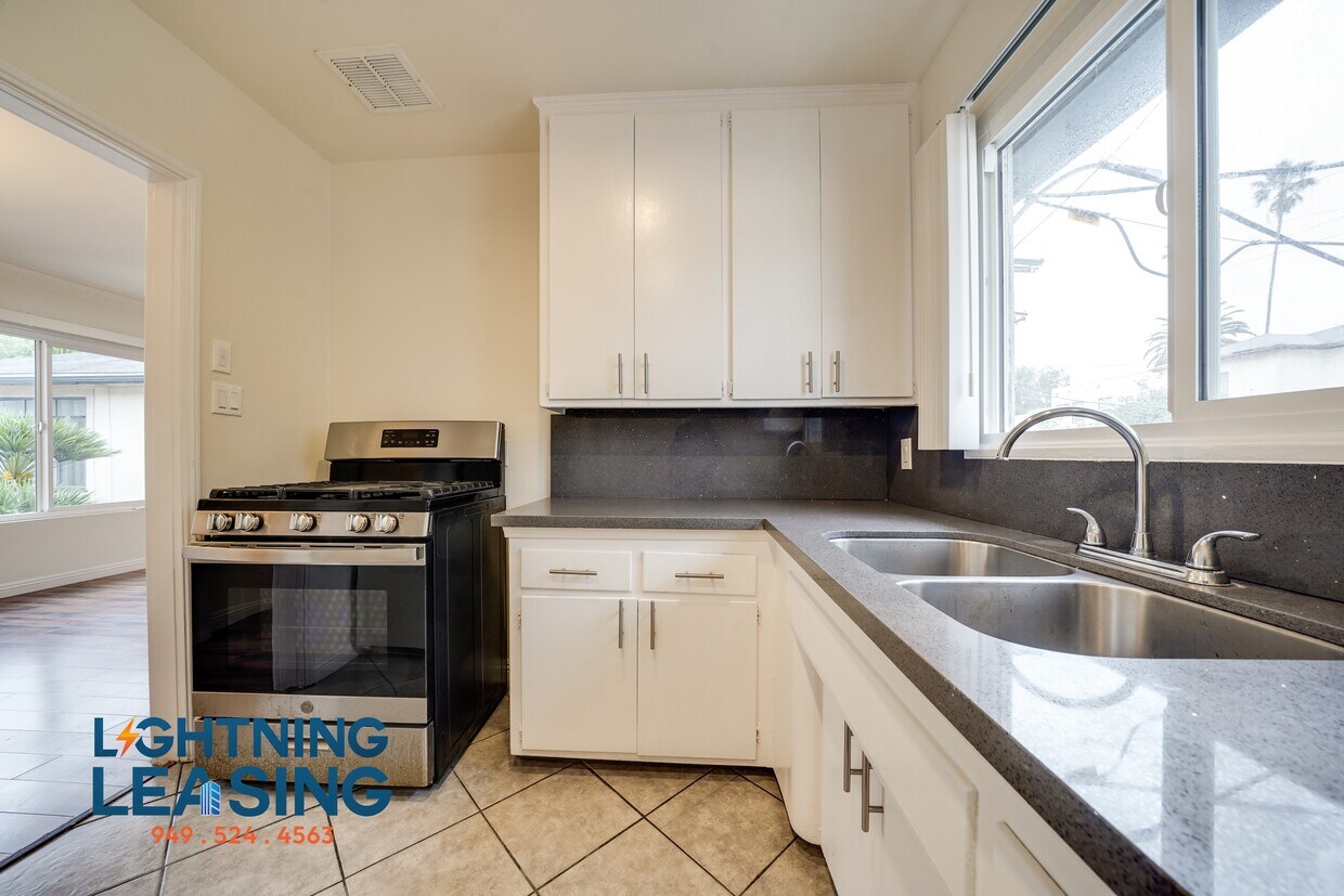 Foto principal - 1062 S Stanley Ave
