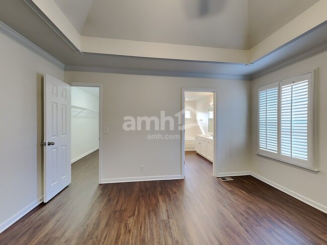 Building Photo - 2711 Waywood Dr