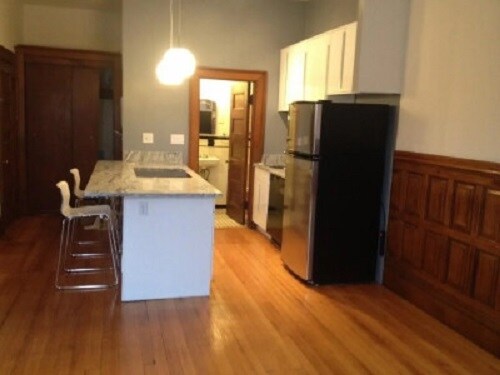Building Photo - 849 Beacon St