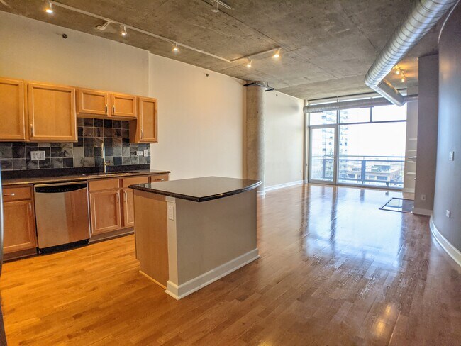 Foto del edificio - 1305 S Michigan Ave