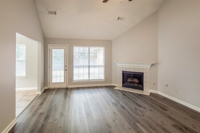 Building Photo - 9060 Weeping Cherry Ln