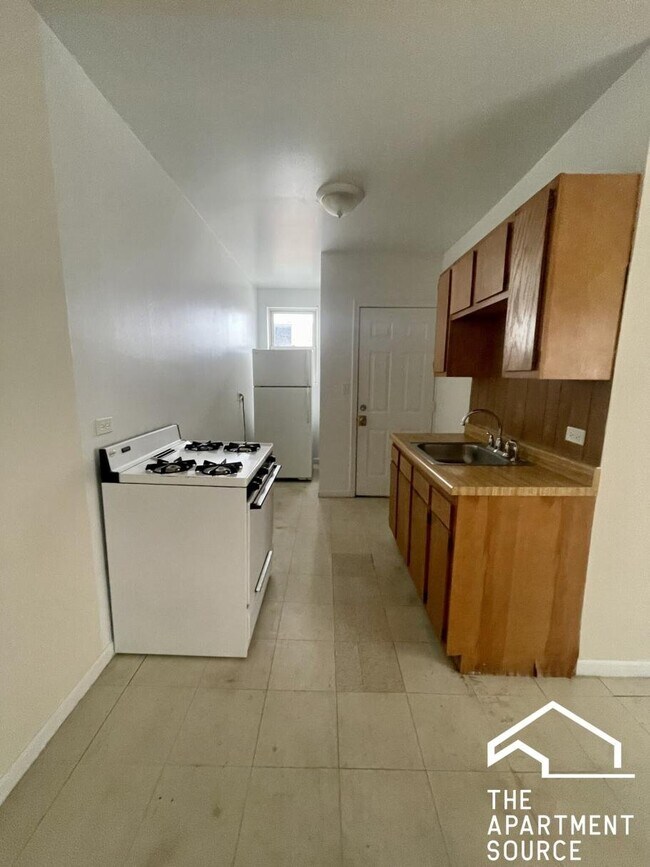 Foto del edificio - 5011 W Cermak Rd