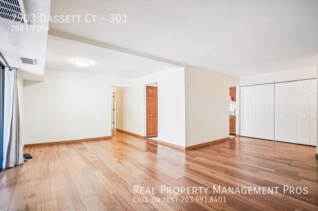 Foto del edificio - 7903 Dassett Ct
