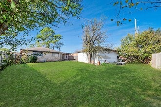 Building Photo - 8011 La Roche Ln