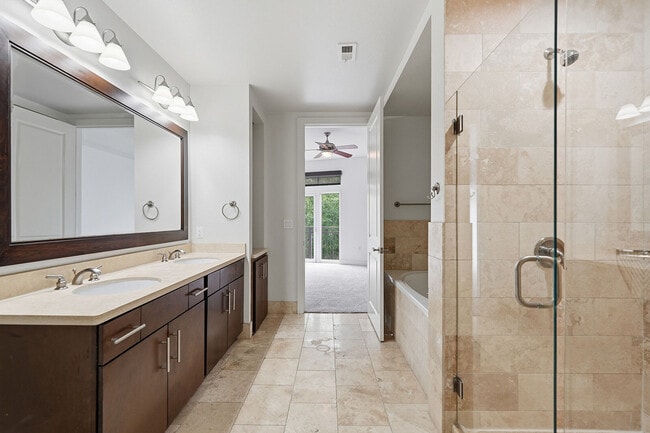 Building Photo - Broadstone Miracle Mile