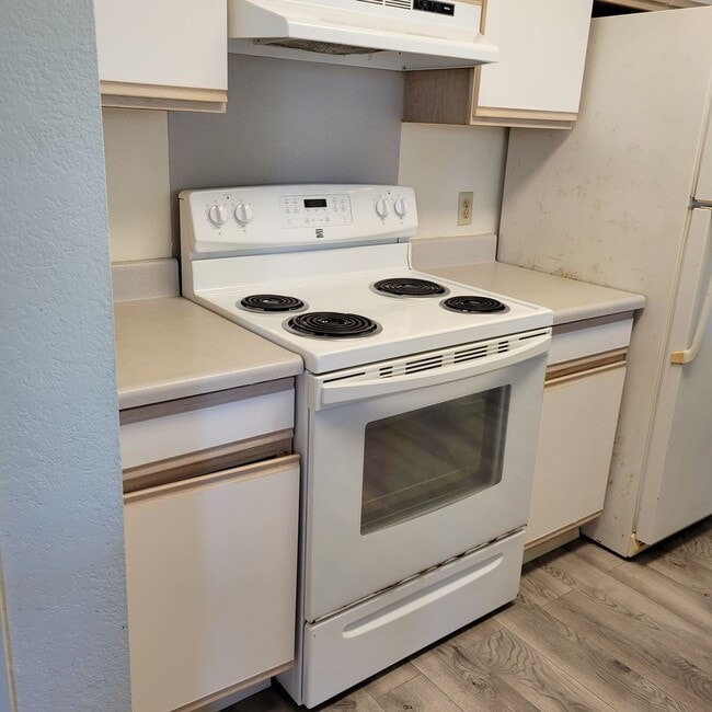 Foto del edificio - Northpointe Townhouse - 2 bedrooms, 2 baths, 2 parkings