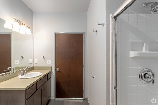 2BR, 2BA - 1,060SF - Spanish Peak Apartments