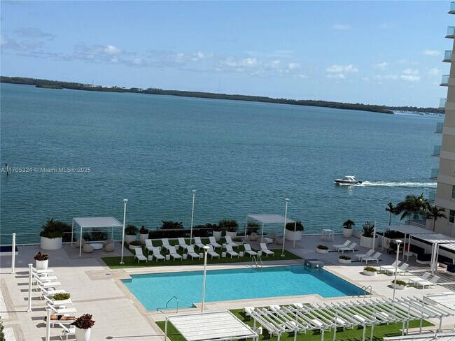 Foto del edificio - 770 Claughton Island Dr