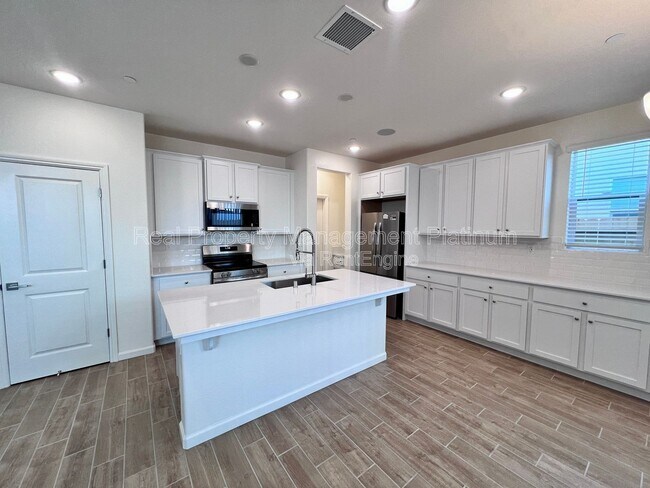 Building Photo - 1459 Farmhouse Ln