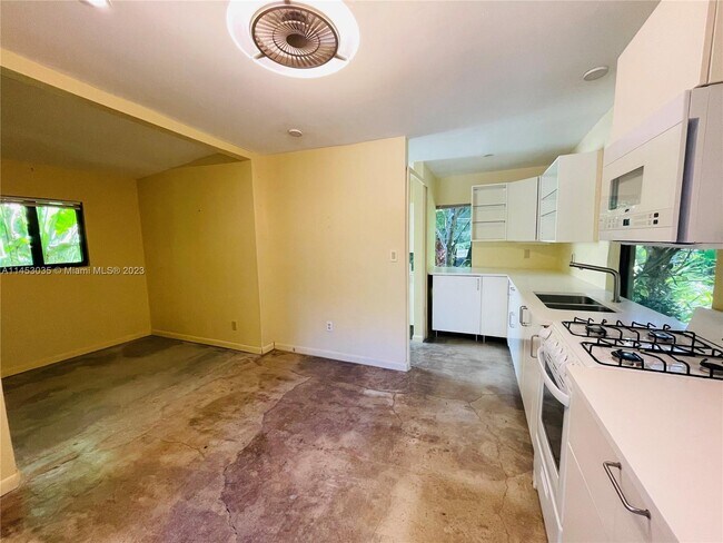 Building Photo - 2497 Abaco Ave