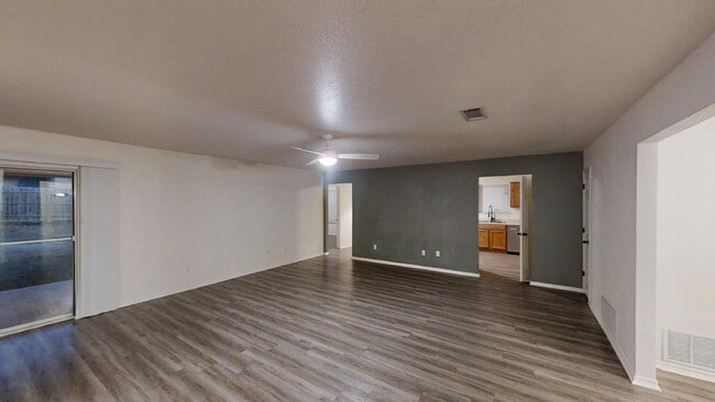 Foto del edificio - "Spacious 4-Bedroom Retreat with 2 Full Baths in Charming Nolanville!"