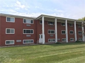 Building Photo - 2012 Cedar St