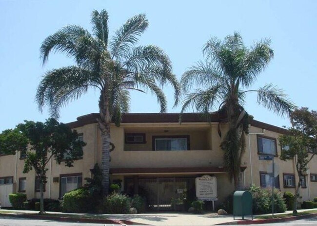Foto del edificio - 18400 Valerio St