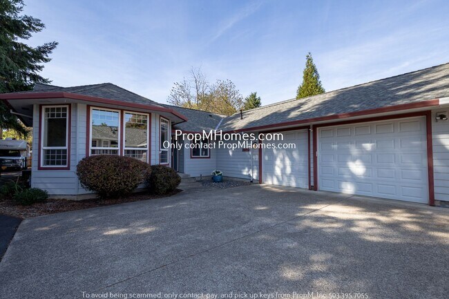 Foto del edificio - Three Bedroom Home in SE W/ Fantastic Back...