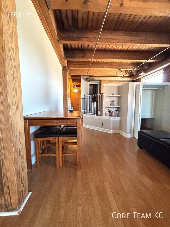 Foto del edificio - 706 Broadway Blvd