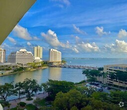 Building Photo - 495 Brickell Ave