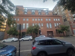 Building Photo - 222 S Racine Ave