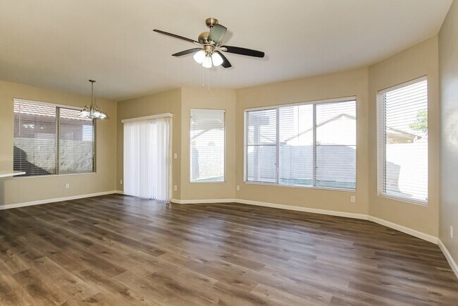 Foto del edificio - 16615 N 19th St