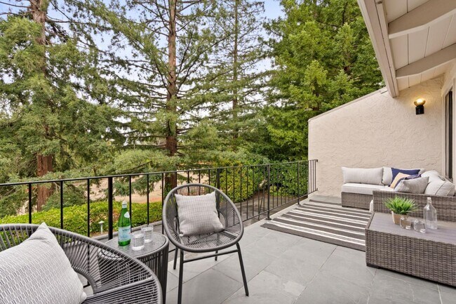 Foto del edificio - 162 Sand Hill Cir